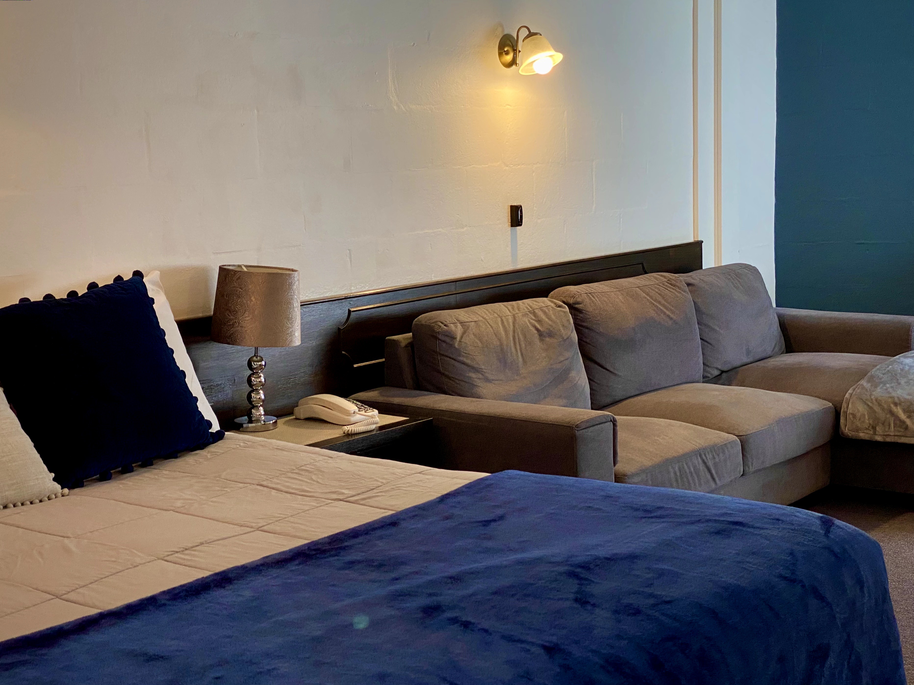 Garden View King & Sofa 1